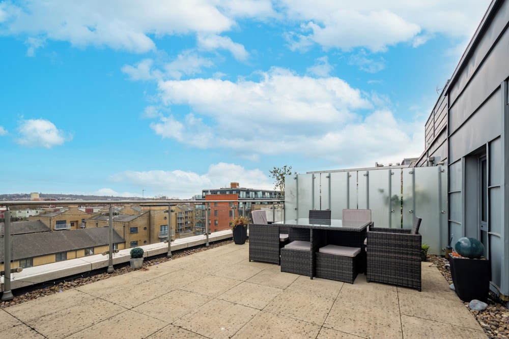 Classic One Bedroom Apartment in Camden