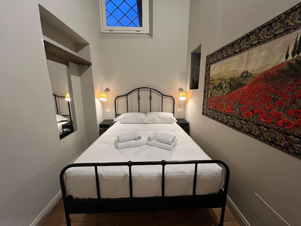 Laura 68 in Firenze With 2 Bedrooms and 2 Bathrooms