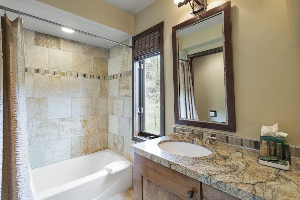 Upper Telemark Drive Home at Deer Valley Resort - 7 Bedroom Home with Hot Tub #2960 7 Home