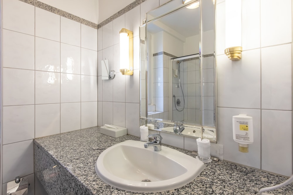 Frankfurt Vacations - Hotel Monopol - Property Image 40