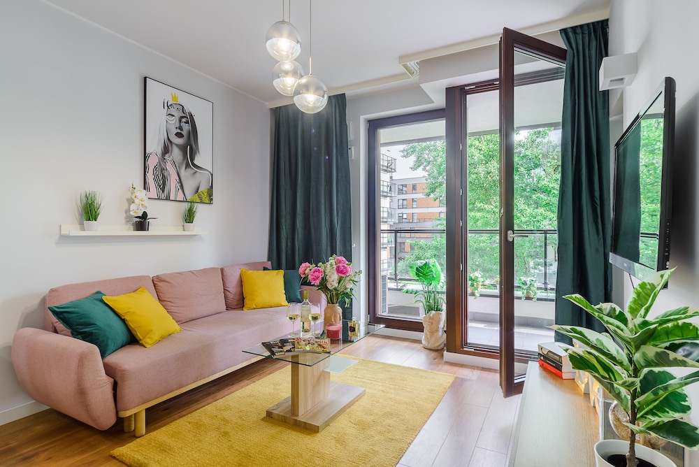 Lumina apartment with balcony Warsaw view 5