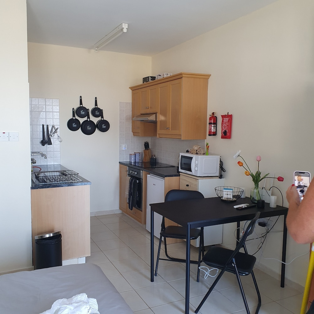Studio/scenic Views/pool/air Con/near Attractions