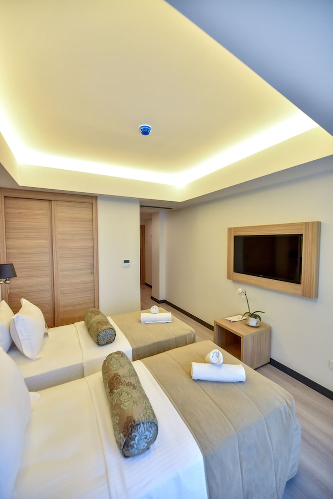Alesta Midtown - Image 30