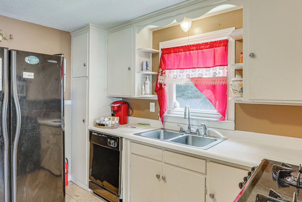 Westfield Vacation Rental w/ Porch, Pets Welcome!