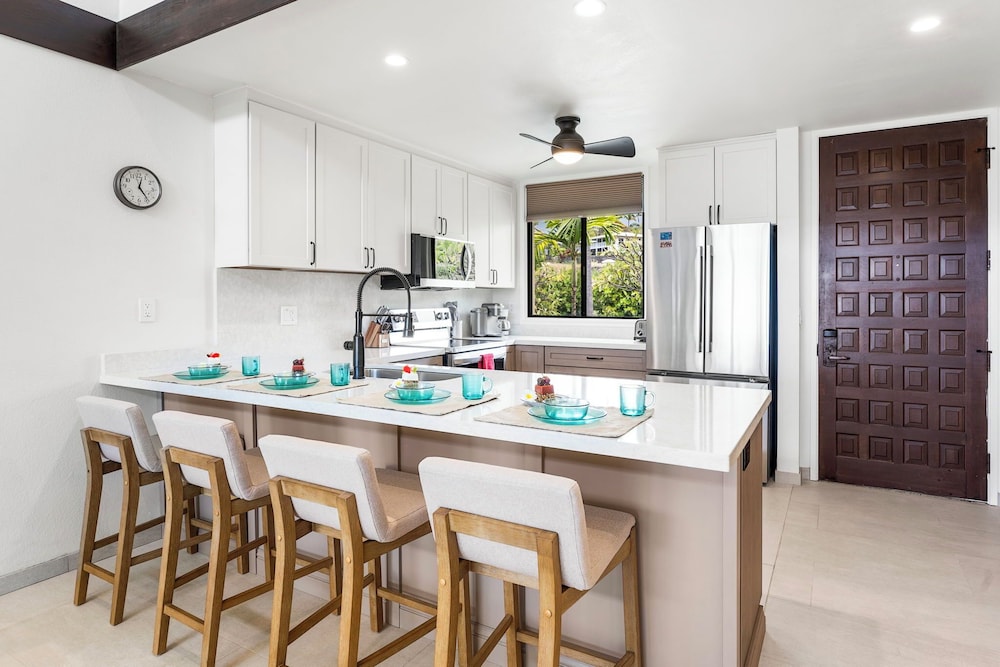 Fully Air-conditioned - Updated Top Floor Including Loft - Ocean Views - Vrkcv