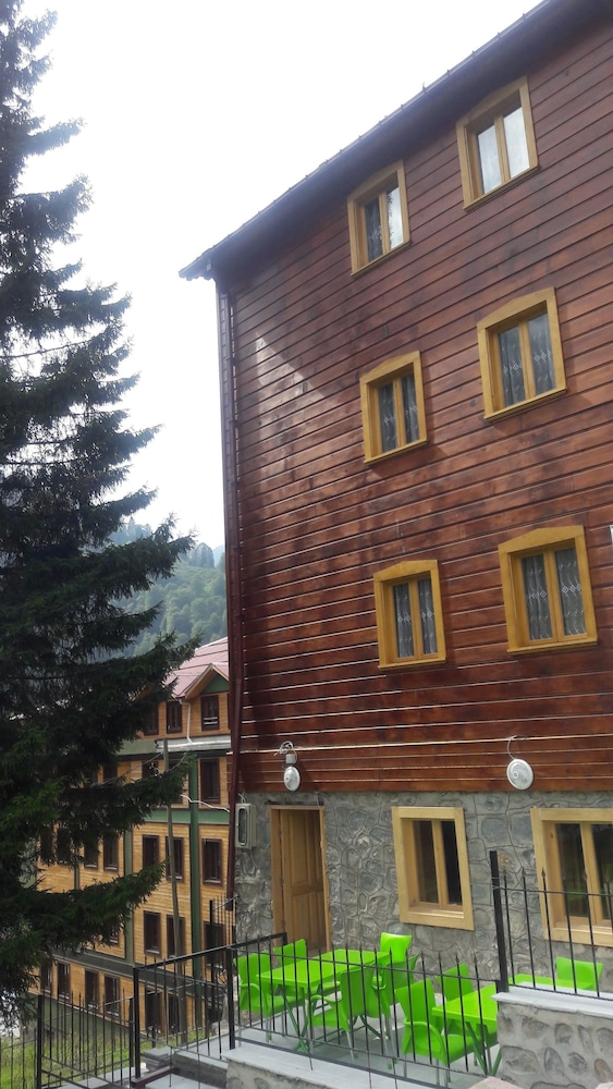 Meleklerin Evi Apart