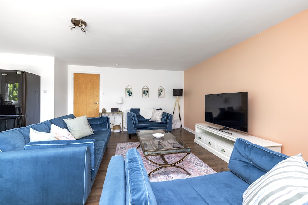 JOIVY Stunning 2-Bed Flat W/ Free Parking