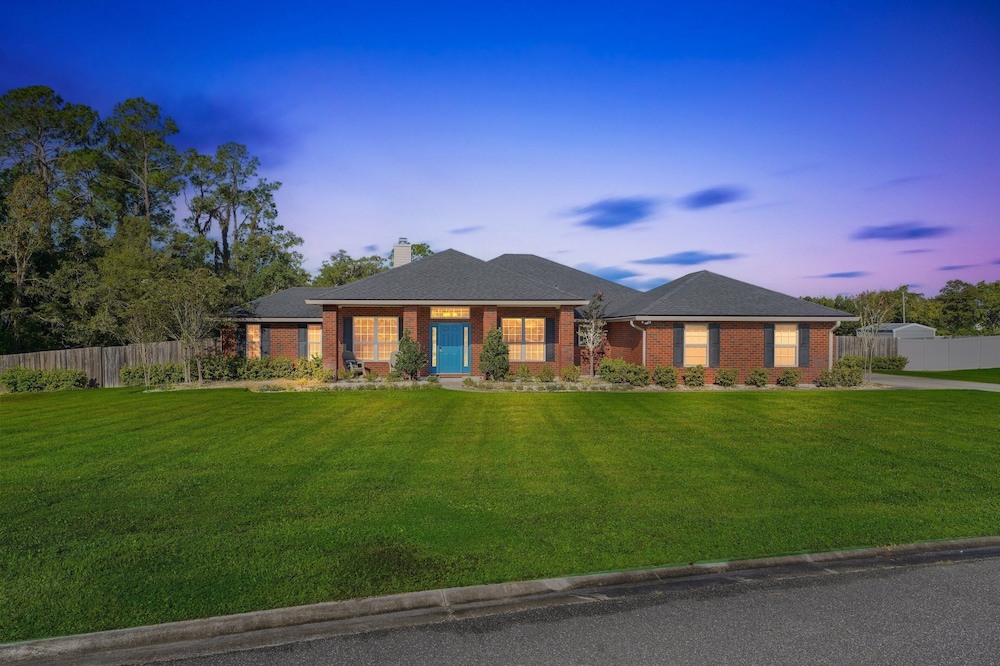 Floridays Manor 4 Bedroom Home