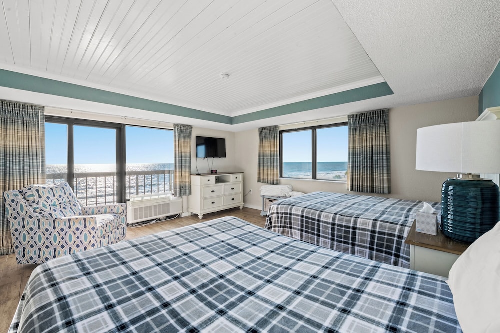 Savoy Grand Cayman by Elliott Realty view 2