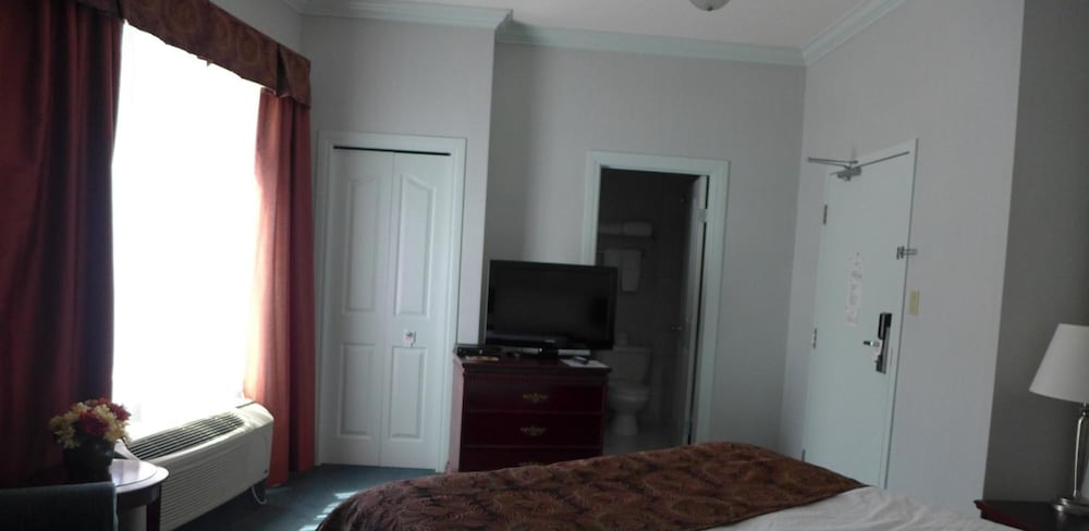 Fort Mcmurray Vacations - The Bridgeport Inn - Property Image 12