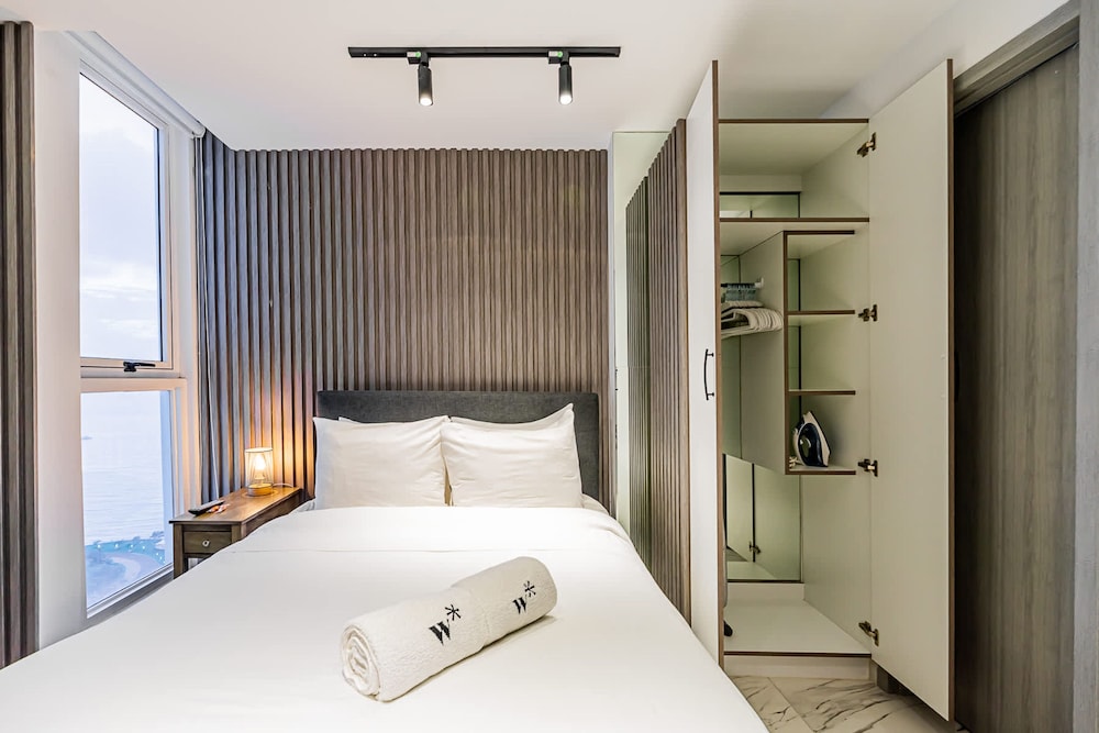 w Dreamy 1BR w Stunning Cinta Costera Views