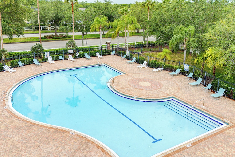 9 Mi to Apollo Beach: Riverview Getaway!