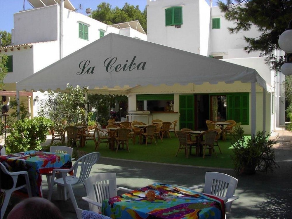 Hotel Hostal la Ceiba - Image 1