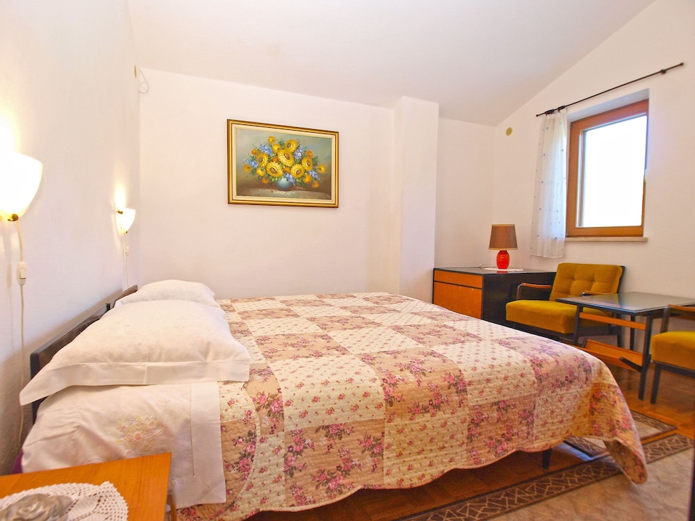 Apartment 950 view 3