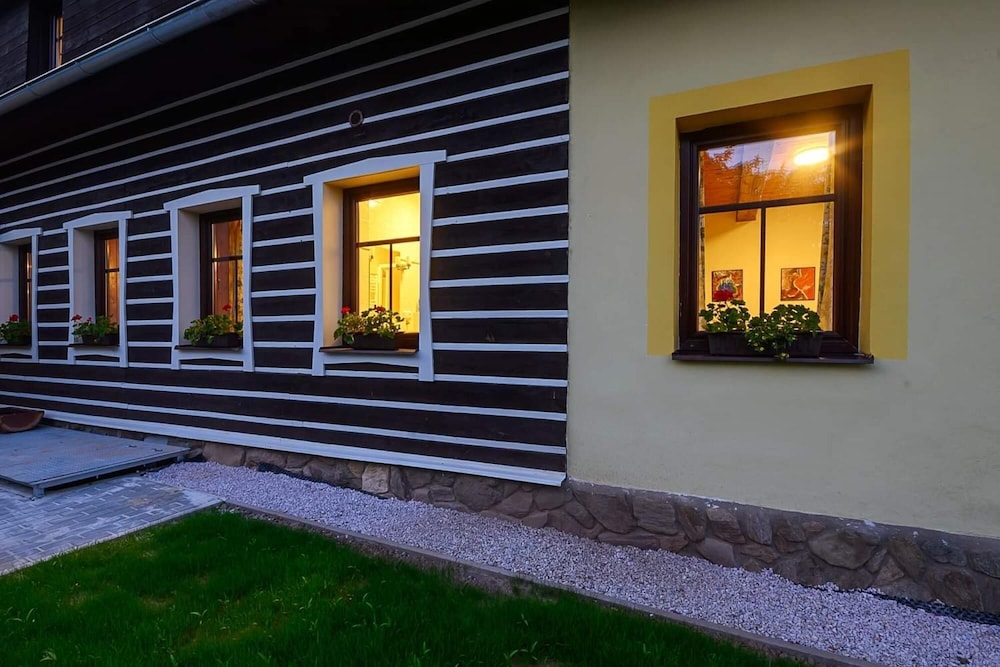 Luxe Villa in Bernartice Kkh045