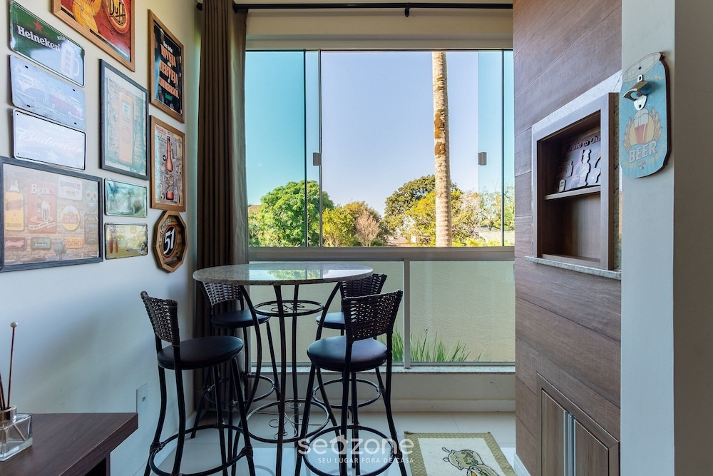 2 Bedroom Apart w/ Air 270m From the Beach Gps0102