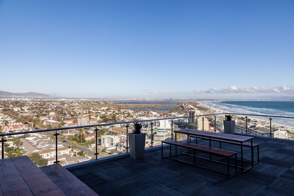 Aquarius Luxury Suites view 3