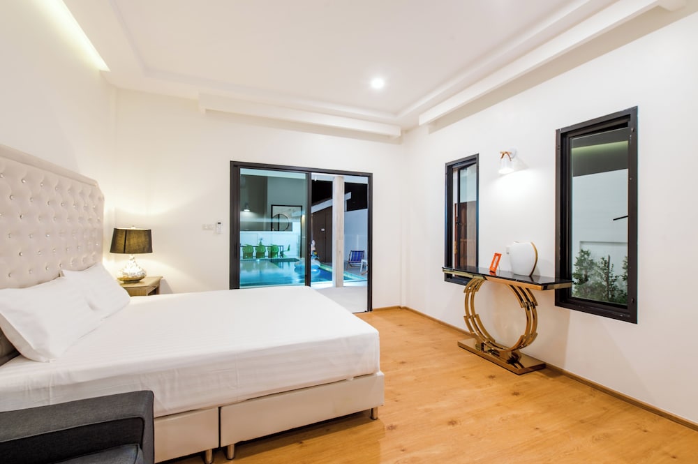 Full moon Bay hua hin Cha-am