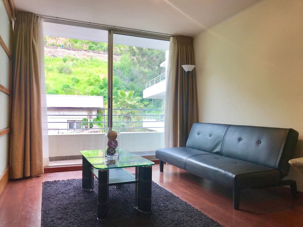 Bellavista Spotlight 1BR Apt - w Parking A C