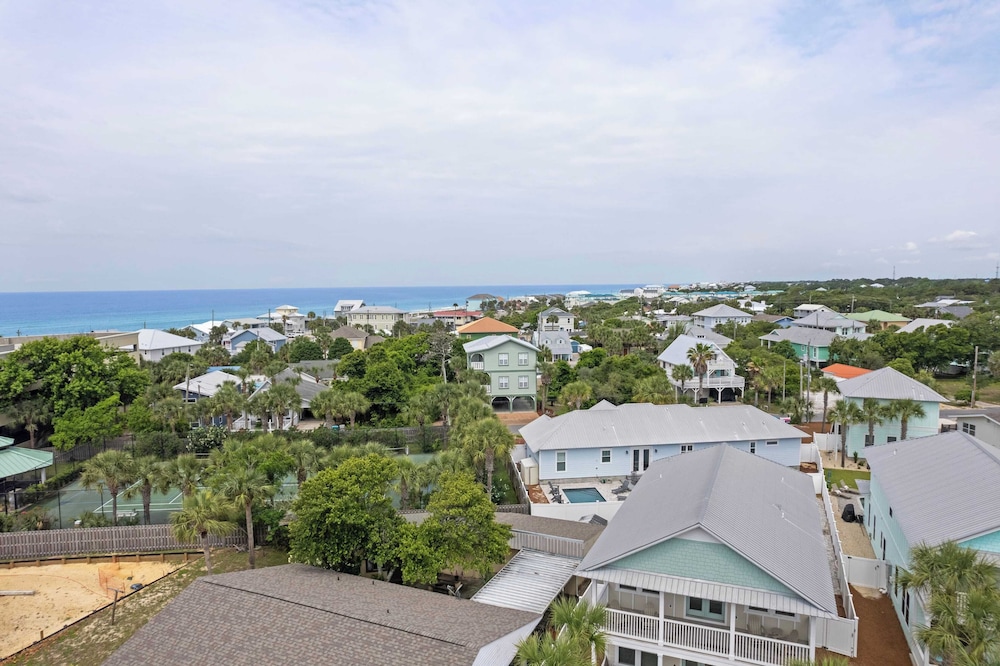 Pool, Patio & Outdoor Dining + Walk to Shore, Pier Park Sanctuary on Sands