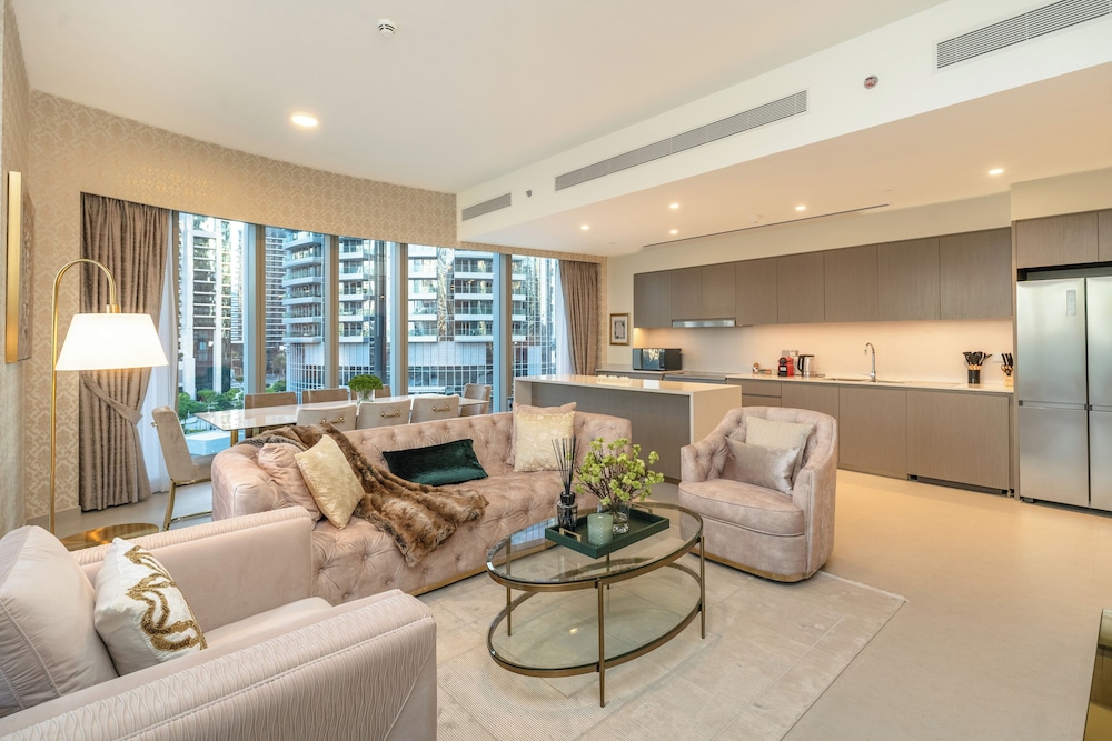 One Lux Stay Grande Signature Residences