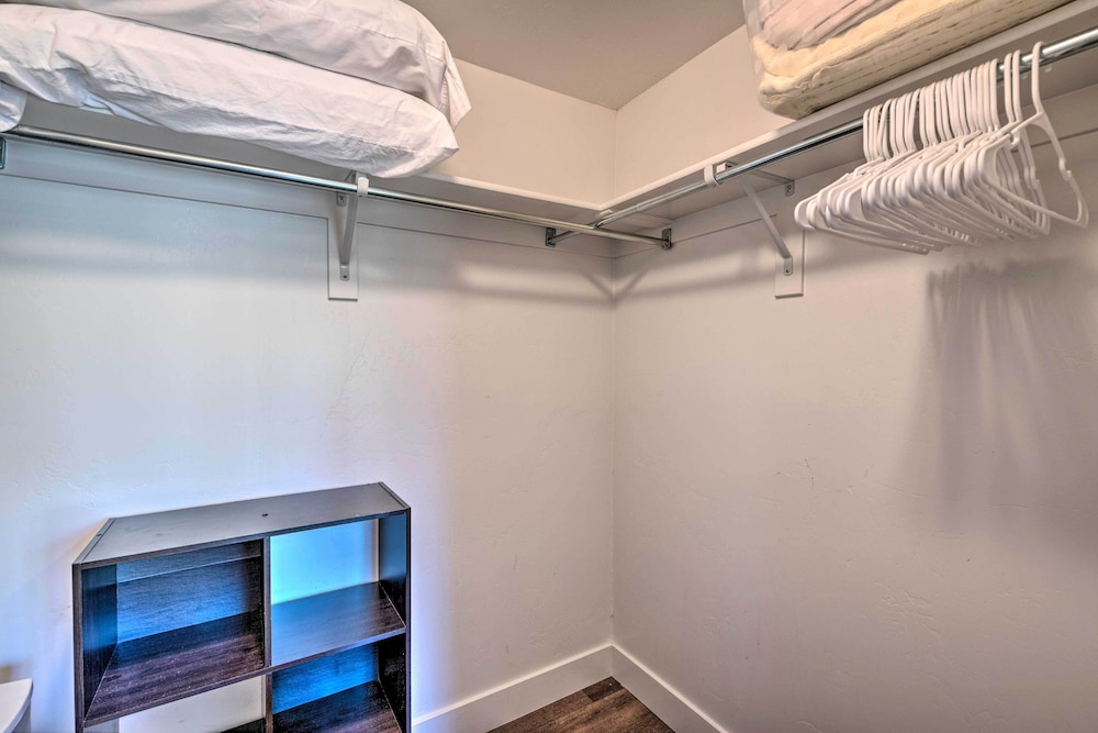 3 Mi to Ski Lifts: Park City Condo w/ Balcony! view 5