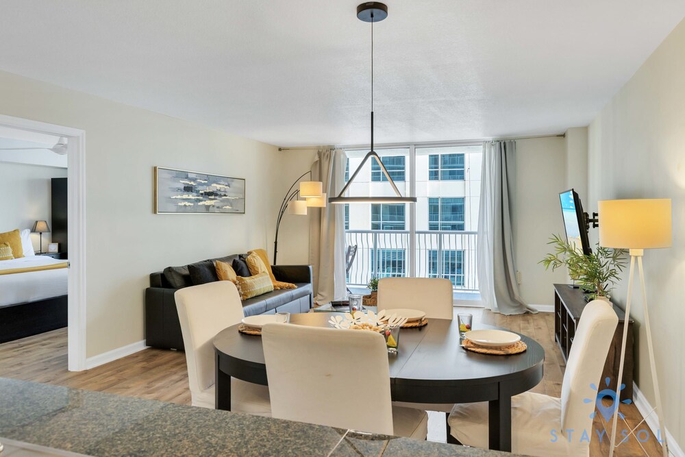 Modern 1-br Condo in Upscale Brickell Locale