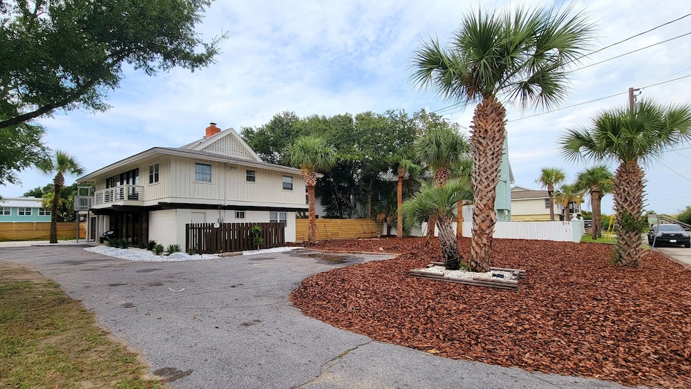 6 7th Street by Tybee Vacation Rentals