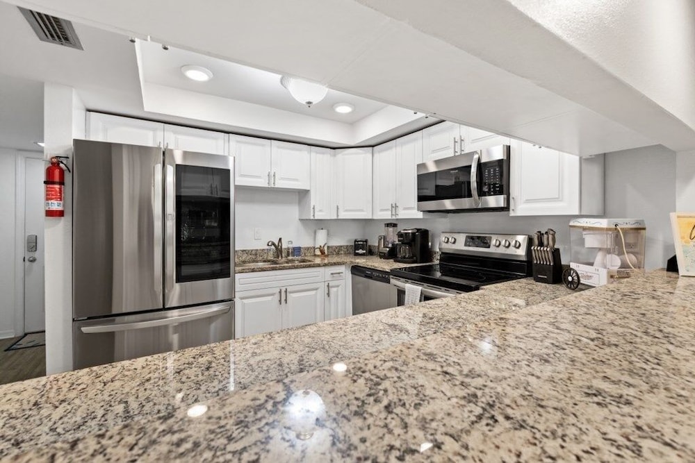 Pelican Inlet C119, Near Beach: Pool & Tennis 2 Bedroom Condo