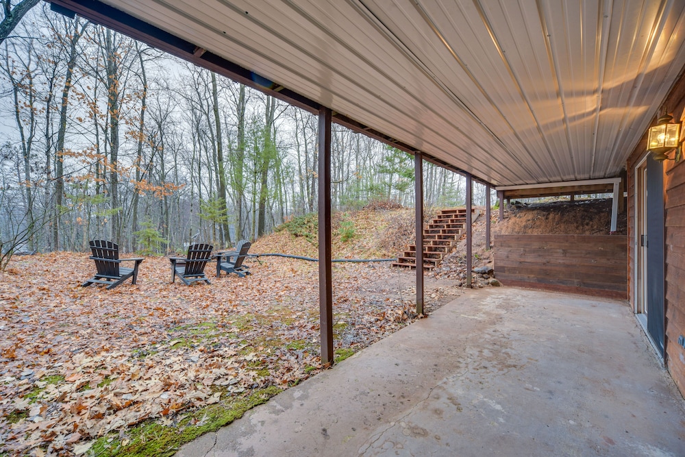 Cozy Wisconsin Cabin w/ Deck, Kayaks & Lake Views! view 2