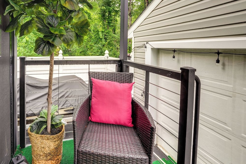 10 Mi to Leesylvania & River: Sleek Mobile Home