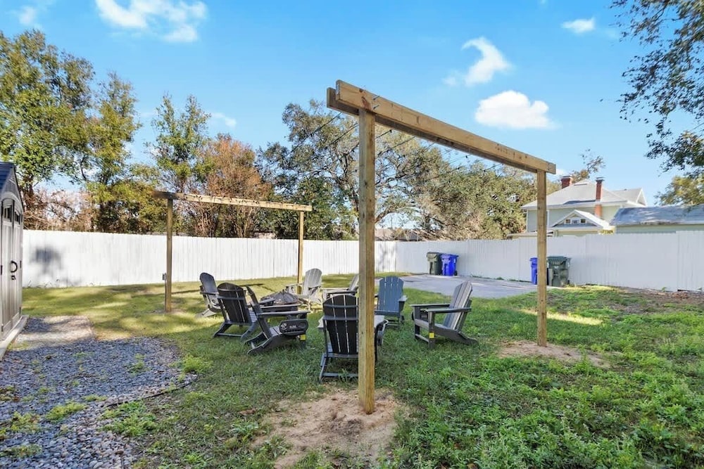 Charming 2-bedroom Home Lakeland