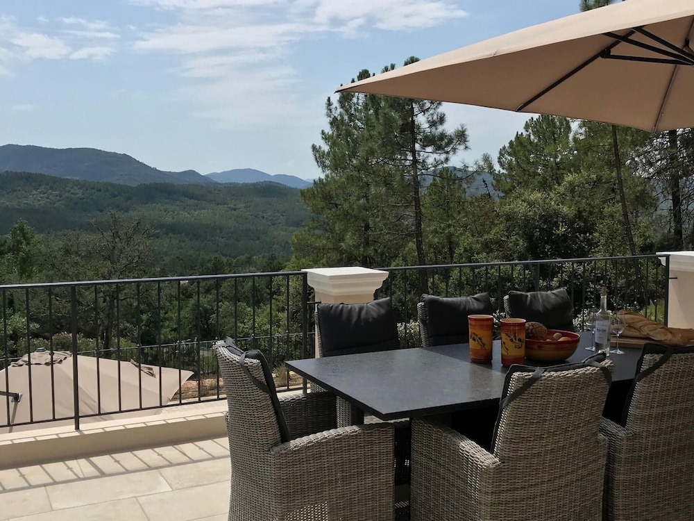Villa in Le Plan-de-la-tour With Pool