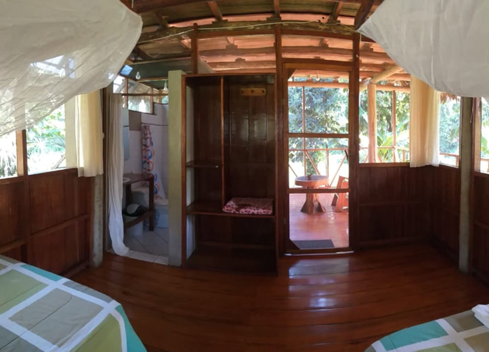 Tres Chimbadas Lake Lodge view 5
