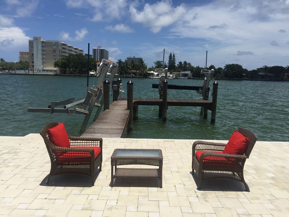 5 Bedroom Homes in Miami Beach by TMG