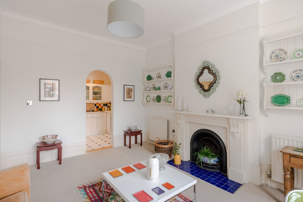 Traditional 2 Bed Apartment Notting Hill