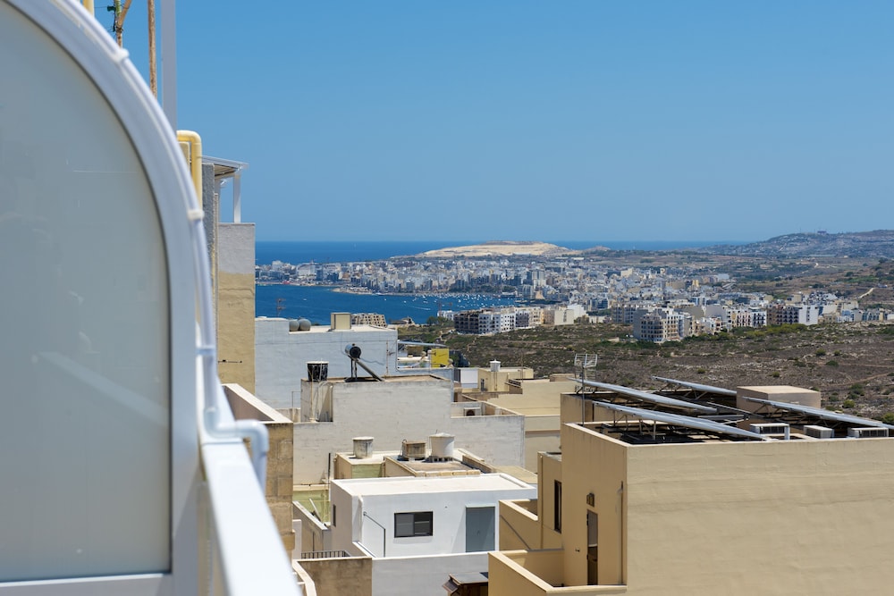 Mellieha Vacations - Summer Breeze Superior Apartment with Terrace by Getaways Malta - Property Image 4