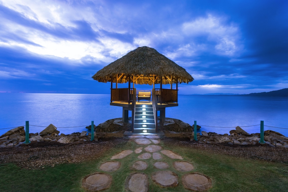Luna Sea Inn