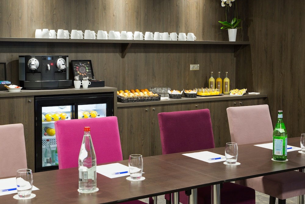 B&B HOTEL Strasbourg Nord Schiltigheim Lac 4 étoiles — 13