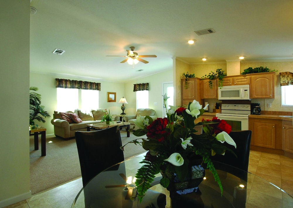 Siesta Bay RV Resort