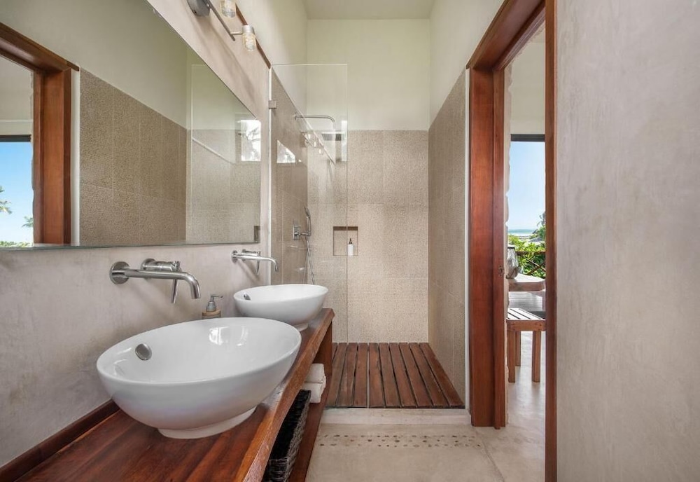 Villa 5br Beachfront TULUM -Sian Kaan