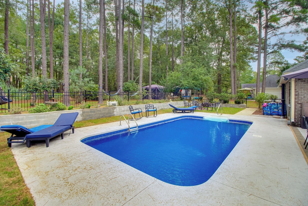 'georgia's Nature Retreat' on Old Mill Pond!