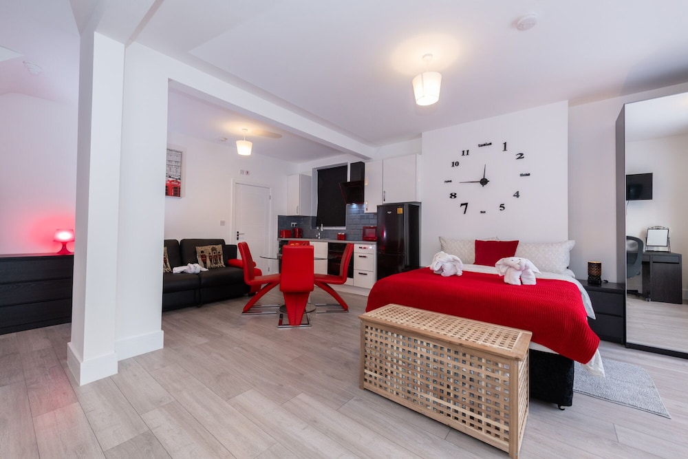 Harrow Vacations - Modern studio in Harrow - Property Image 12