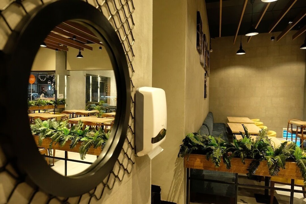 Black Mango Resort