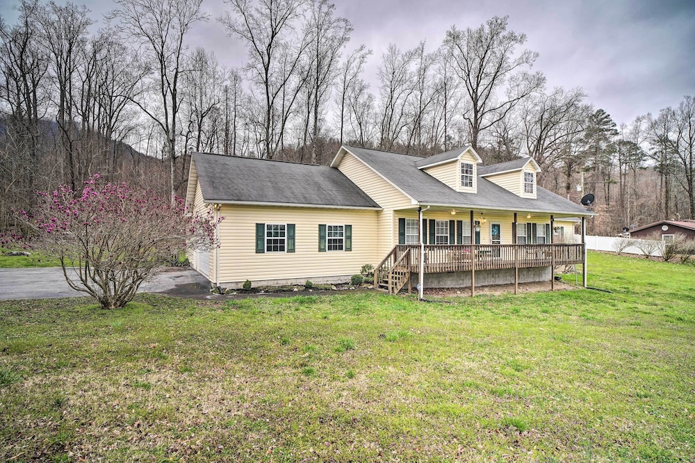 Charming 'hideaway Haven' Near Pigeon Forge! view 3