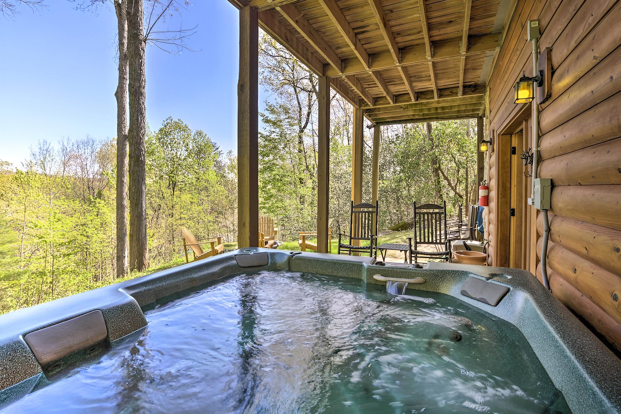 Mountain Dream Cabin in Humphrey Heights Complex view 5