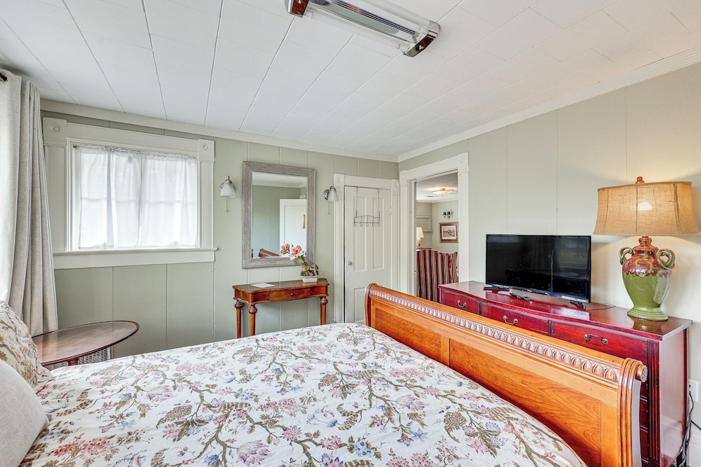 Walk to Dtwn Texarkana: Central Historic Home, photo 25