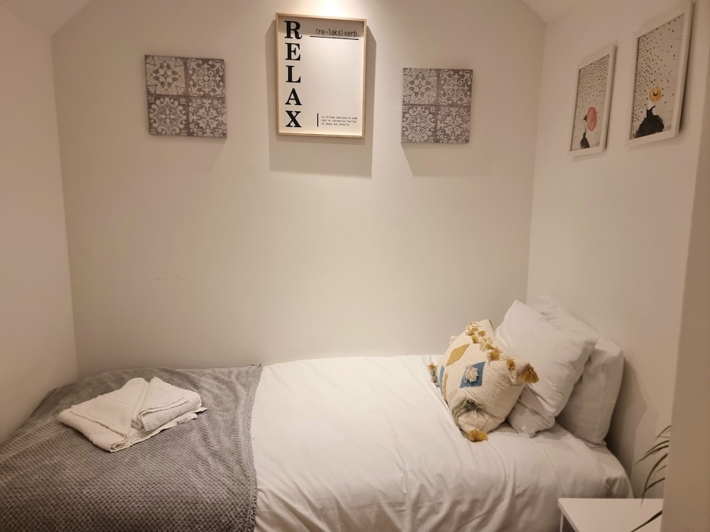 Large Duplex 7 Adults at London Bridge