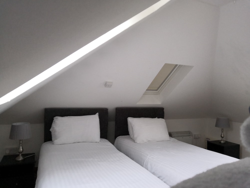 Kirks Korner Hotel