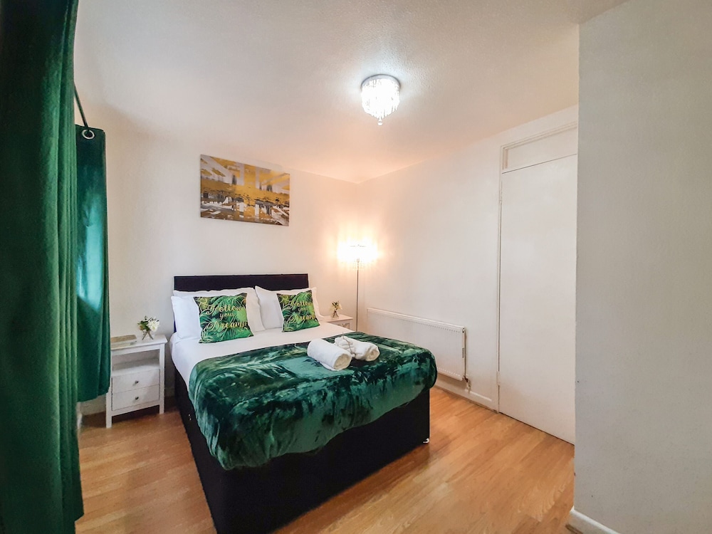 I Luv London Too! 1bed Stunnin Home Sleeps 3!